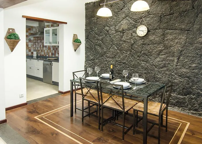 Valeria Вілла *